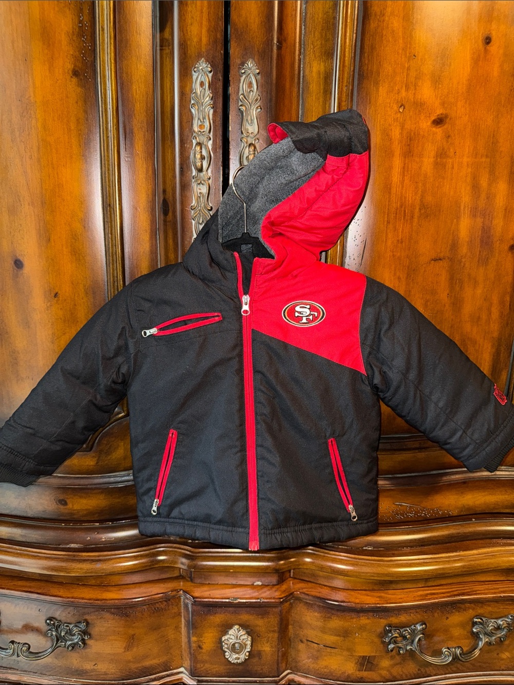 SF Niners NFL Kids Black and Red Hooded Puffer Jacket with Team Patch - Picture 2 of 10
